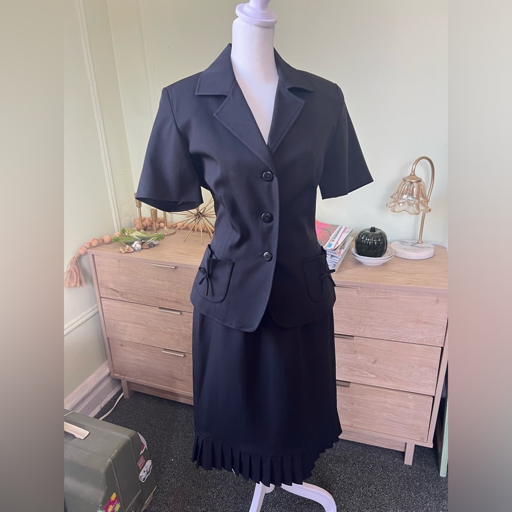 BLACKER Vintage Black Bow & Ruffle Detail Matching Suit Jacket & Skirt Set Sz M - Picture 6 of 16